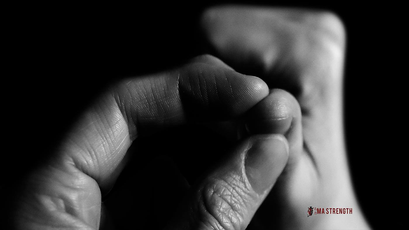 How To Hook Grip With Small Hands Sterner Withold